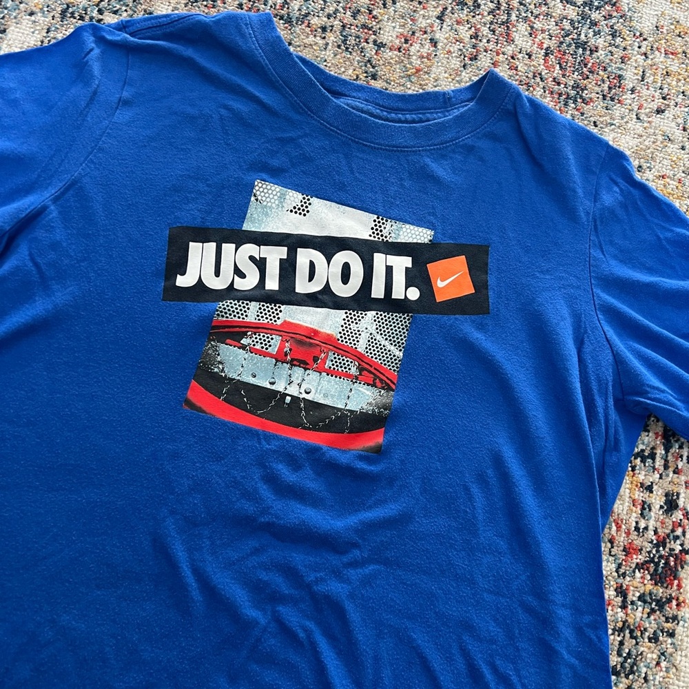 Boys Nike Tee - Picture 2 of 4